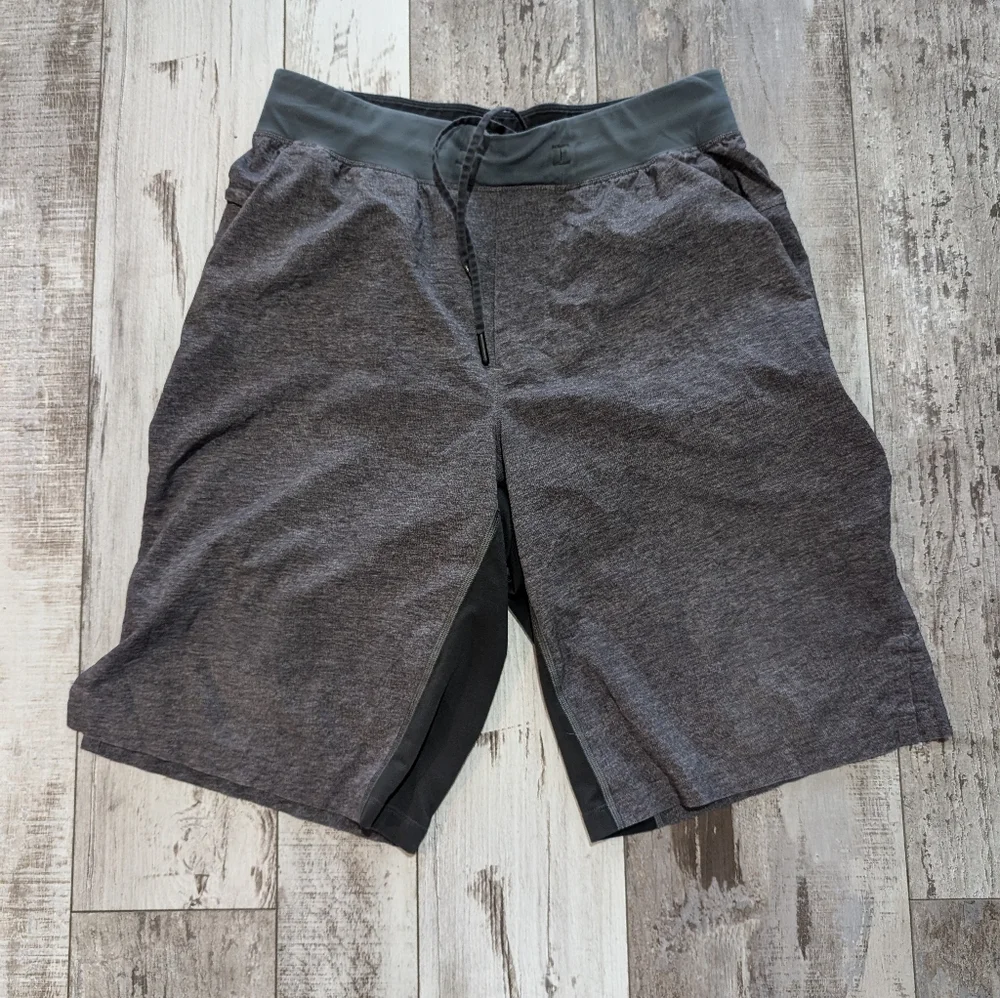 Lululemon T.H.E.‎ Linerless Short 9"men's shorts gray size m
